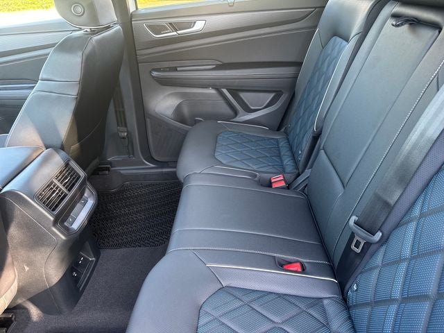 2026 Volkswagen Atlas Cross Sport SEL Premium R-Line