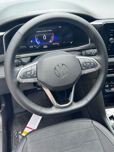 2026 Volkswagen Taos 1.5T SE Black