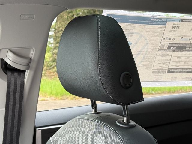 2026 Volkswagen Taos 1.5T SE Black