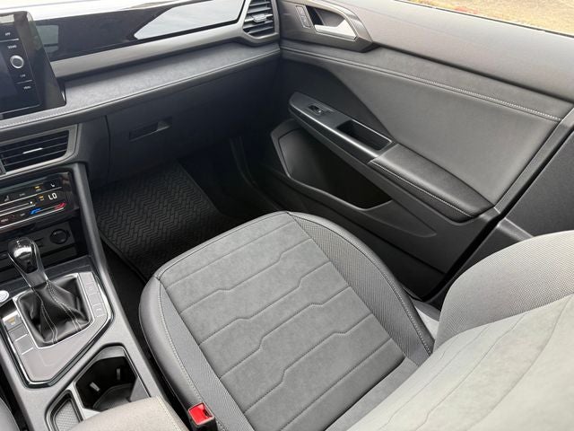 2026 Volkswagen Taos 1.5T SE Black