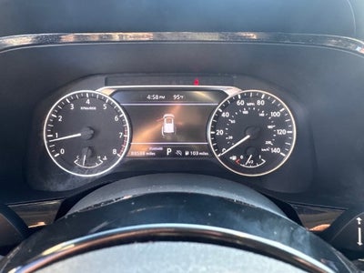 2022 Nissan Pathfinder SV