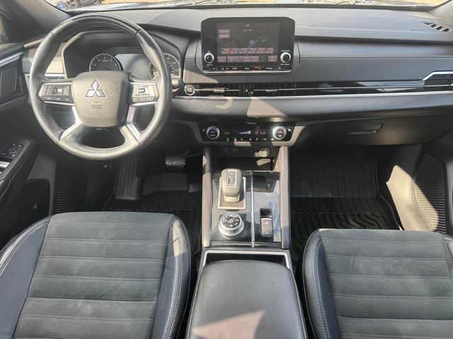 2022 Mitsubishi Outlander Black Edition