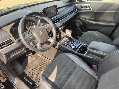 2022 Mitsubishi Outlander Black Edition