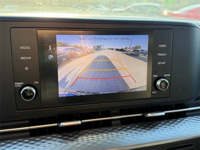 2024 Kia Carnival LX